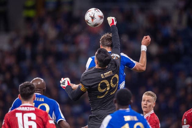 March 19, 2026, Porto, Porto, Portugal: PORTO, PORTUGAL - MARCH 18: DIOGO COSTA from FC Porto is seen on action during the UEFA Europa League 2025 26 Round of 16 second leg between FC Porto and VfB Stuttgart at Estadio do Dragao on March 19, 2026 in Porto, Portugal FC Porto X VfB Stuttgart - UEFA Europa League  - ZUMAl192 20260319_zsp_l192_047 Copyright: xMiguelxLemosx