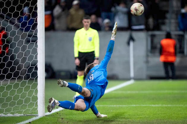 UEFA Europa League FC Midtjylland Nottingham Forest FC Midtjylland s goalkeeper Elias Olafsson is beaten during the penalty shootout in the match between FC Midtjylland and Nottingham Forest in the Europa League 2nd leg at MCH Arena in Herning on Thursday, March 19, 2026 Photo Bo Amstrup Ritzau Scanpix , Herning Denmark Mors  Copyright: BoxAmrstrupx xRitzauxScanpix BoxAmstrupx spdk20260319-215758-L