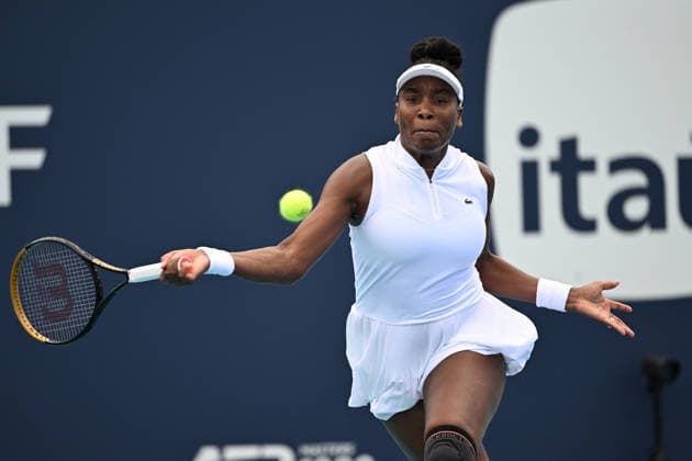 MIAMI GARDENS FL - MARCH 19: Venus Williams Vs Francesca Jones during first round match at The 2026 Miami Open held at Hard Rock Stadium on March 19, 2026 in Miami Gardens, Florida. Copyright: xmpi04x xMediaPunchx