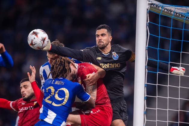 March 19, 2026, Porto, Porto, Portugal: PORTO, PORTUGAL - MARCH 18: DIOGO COSTA from FC Porto is seen on action during the UEFA Europa League 2025 26 Round of 16 second leg between FC Porto and VfB Stuttgart at Estadio do Dragao on March 19, 2026 in Porto, Portugal Porto Portugal - ZUMAl192 20260319_zsp_l192_049 Copyright: xMiguelxLemosx