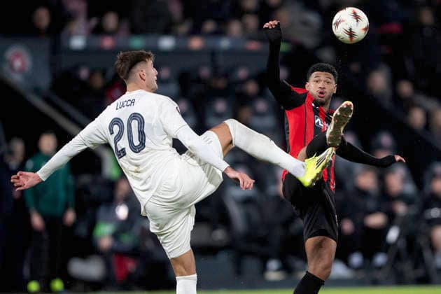 Europa League FC Midtjylland Nottingham Forest Nottingham Forest s Lorenzo Lucca in action with FC Midtjylland s Pedro Bravo during the match between FC Midtjylland and Nottingham Forest in the Europa League 2nd match at MCH Arena in Herning on Thursday, March 19, 2026 Photo Bo Amstrup Ritzau Scanpix , Herning Denmark Mors  Copyright: BoxAmrstrupx xRitzauxScanpix BoxAmstrupx spdk20260319-221910-L