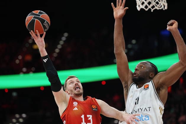 Andreas Obst FC Bayern Basketball, 13 with Mfiondu Kabengele Dubai Basketball, 17 , GER, FC Bayern Basketball vs Dubai Basketball, Basketball, Euroleague, Matchday 32, Season 2025 2026, 19 03 2026, GER, FC Bayern Basketball vs Dubai Basketball, Basketball, Euroleague, Matchday 32, Season 2025 2026, 19 03 2026 Munich Copyright: xEibner-Pressefoto JennixMaulx EP_JML