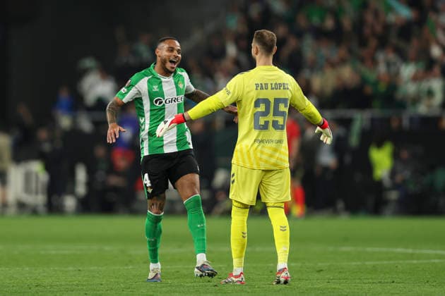 ESP: Real Betis v Panathinaikos FC. UEFA Europa League. Round of 16, second Leg. Pau Lopez and Natan Souza of Real Betis during the UEFA Europa League match, Round of 16, second leg between Real Betis and Panathinaikos FC. Olimpico de la Cartuja Stadium on March 18, 2026 in Sevilla, Spain. kpng Copyright: xAntonioxPozox xPRESSINPHOTOx AP_260319_BET_PAN_040