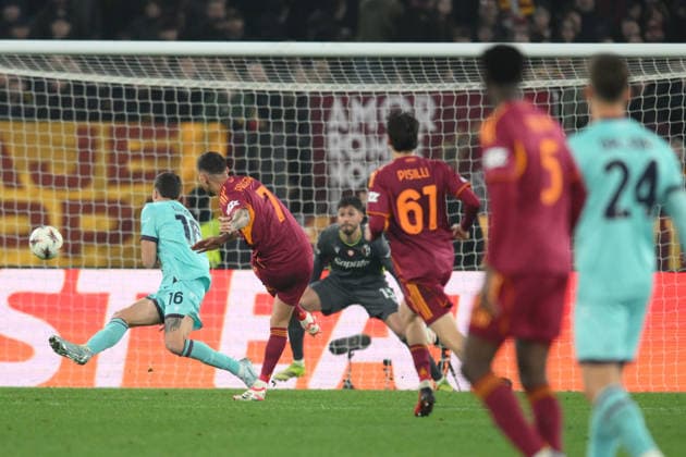 19th March 2026, Stadio Olimpico, Rome, Italy; UEFA Europa League Football; Roma versus Bologna; Lorenzo Pellegrini of AS Roma shoots and scores the goal for 3-3 in the 80th minute  AllShotLive
