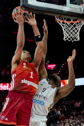 Turkish Airlines EuroLeague Basketball, FC Bayern Munich Basketball vs Dubai Basketball, Munich FC Bayern Basketball, Munich FC Bayern Basketball, Dubai Basketball, 2026 03 19 in Munich SAP Garden DA SILVA Oscar FC Bayern Munich Forward F Nr1 BAY1 , KABENGELE Mfiondu Dubai Basketball Center C Nr17 DUB17 sportworld München SAP Garden Bayern Deutschland