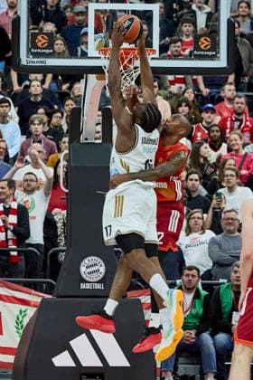Turkish Airlines EuroLeague Basketball, FC Bayern Munich Basketball vs Dubai Basketball, Munich FC Bayern Basketball, Munich FC Bayern Basketball, Dubai Basketball, 2026 03 19 in Munich SAP Garden KABENGELE Mfiondu Dubai Basketball Center C Nr17 DUB17 , MIKE Isiaha FC Bayern Munich Forward F Nr22 BAY22 sportworld München SAP Garden Bayern Deutschland