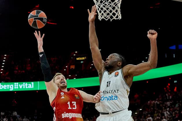 Turkish Airlines EuroLeague Basketball, FC Bayern Munich Basketball vs Dubai Basketball, Munich FC Bayern Basketball, Munich FC Bayern Basketball, Dubai Basketball, 2026 03 19 in München SAP Garden OBST Andreas FC Bayern Munich Guard G Nr13 BAY13 , KABENGELE Mfiondu Dubai Basketball Center C Nr17 DUB17 sportworld München SAP Garden Bayern Deutschland