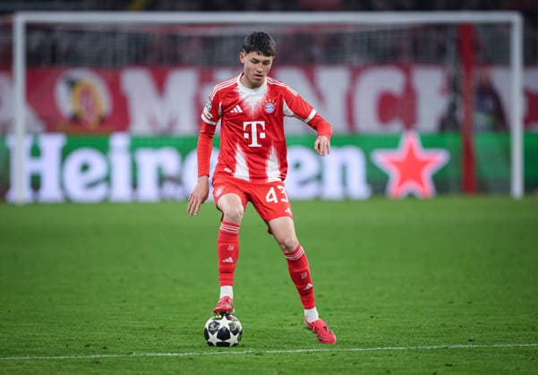 FUSSBALL CHAMPIONS LEAGUE SAISON 2025 2026 Achtelfinal Rueckspiel 18.03.2026 FC Bayern Muenchen - Atalanta Bergamo Filip Pavic (FC Bayern Muenchen) am Ball *** FOOTBALL CHAMPIONS LEAGUE SEASON 2025 2026 Round of 16 second leg 18 03 2026 FC Bayern Muenchen Atalanta Bergamo Filip Pavic FC Bayern Muenchen on the ball