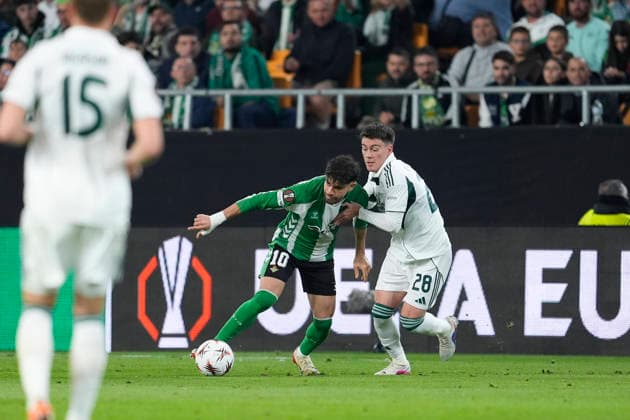 March 19, 2026, Sevilla, Sevilla, Spain: Abde Ezzalzouli of Real Betis Balompie and Facundo Pellistri of Panathinaikos FC in action during the UEFA Europa League 2025 26 Round of 16 Second Leg match between Real Betis Balompie and Panathinaikos FC at La Cartuja stadium on March 19, 2026, in Sevilla, Spain. Sevilla Spain - ZUMAa181 20260319_zaa_a181_170 Copyright: xJoaquinxCorcherox