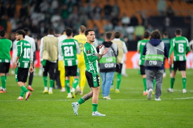 March 19, 2026, Sevilla, Sevilla, Spain: Antony of Real Betis Balompie celebrates the victory during the UEFA Europa League 2025 26 Round of 16 Second Leg match between Real Betis Balompie and Panathinaikos FC at La Cartuja stadium on March 19, 2026, in Sevilla, Spain. Sevilla Spain - ZUMAa181 20260319_zaa_a181_234 Copyright: xJoaquinxCorcherox