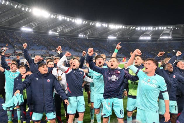 Bologna s players celebrate their victory at the end of the match during the match of Uefa Europa League Championship between A.S.Roma and Bologna F.C at the Olimpico Stadium on Mar 19, 2026 in Rome, Italy. during AS Roma vs Bologna FC, Football Europa League match in Roma, Italy, March 19 2026  Copyright: xRobertoxRamaccia IPAxSportx xipa-agency.netx xx IPA_73150292 IPA_Agency_IPA73150292