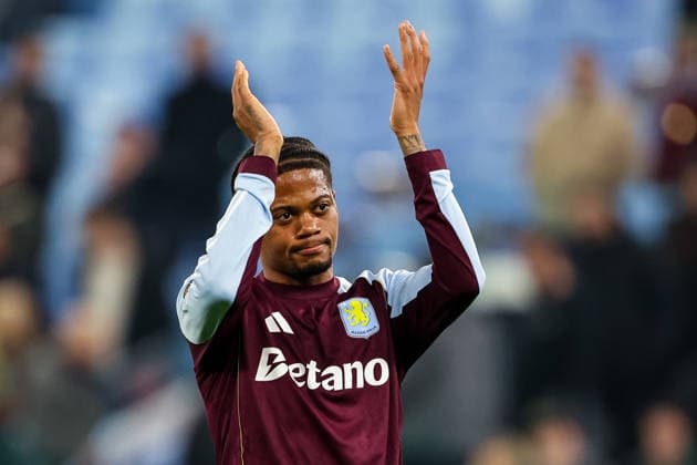 Aston Villa FC v Lille OSC - UEFA Europa League 2025 26 Round of 16 Second Leg Leon Bailey of Aston Villa thanks the fans for their support at full-time during the UEFA Europa League Round of 16, 2nd Leg match between Aston Villa and Lille Olympique Sporting Club at Villa Park in Birmingham, England, on March 19, 2026. Birmingham West Midlands United Kingdom  Copyright: xMIxNewsx originalFilename:fletcher-astonvil260319_np1JT.jpg