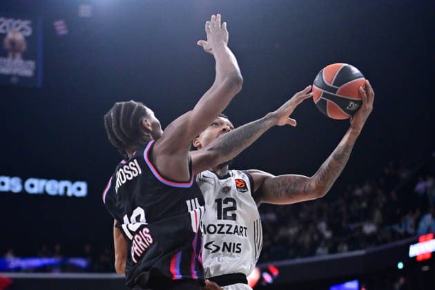 BASKET : Paris Basket vs Partizan Belgrade - Euroleague - 19 03 2026 STERLING BROWN of Partizan and ALLAN DOKOSSI of Paris Basket during the Euroleague match between Paris Basketball and Partizan Mozzart Bet Belgrade at Adidas Arena on March 19, 2026 in Paris, France. ( Photo by Federico Pestellini PSNewz ) - ParisFrance  Copyright: xFedericoxPestellinix