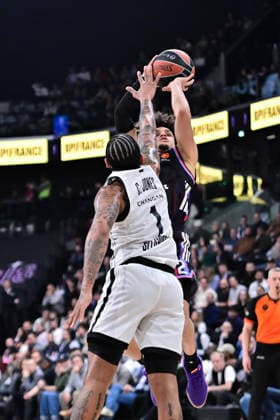 BASKET : Paris Basket vs Partizan Belgrade - Euroleague - 19 03 2026 CARLIK JONES of Partizan and Nadir Hifi of Paris Basket during the Euroleague match between Paris Basketball and Partizan Mozzart Bet Belgrade at Adidas Arena on March 19, 2026 in Paris, France. ( Photo by Federico Pestellini PSNewz ) - ParisFrance  Copyright: xFedericoxPestellinix