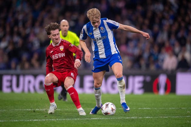 FC Porto v VfB Stuttgart - UEFA Europa League 2025 26 Round of 16 Second Leg Victor Froholdt of FC Porto is seen in action during the UEFA Europa League 2025 26 Round of 16 second leg match between FC Porto and VfB Stuttgart at Estadio do Dragao in Porto, Portugal, on March 19, 2026. Porto Porto Portugal  Copyright: xMiguelxLemosx originalFilename:lemos-fcportox260319_nphdR.jpg