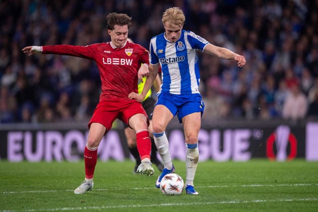 FC Porto v VfB Stuttgart - UEFA Europa League 2025 26 Round of 16 Second Leg Victor Froholdt of FC Porto is seen in action during the UEFA Europa League 2025 26 Round of 16 second leg match between FC Porto and VfB Stuttgart at Estadio do Dragao in Porto, Portugal, on March 19, 2026. Porto Porto Portugal  Copyright: xMiguelxLemosx originalFilename:lemos-fcportox260319_npfV5.jpg