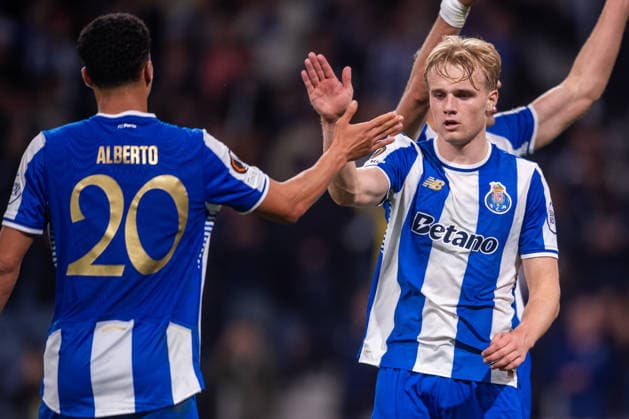 FC Porto v VfB Stuttgart - UEFA Europa League 2025 26 Round of 16 Second Leg Victor Froholdt from FC Porto celebrates his goal during the UEFA Europa League 2025 26 Round of 16 second leg match between FC Porto and VfB Stuttgart at Estadio do Dragao in Porto, Portugal, on March 19, 2026. Porto Porto Portugal  Copyright: xMiguelxLemosx originalFilename:lemos-fcportox260319_nphxJ.jpg