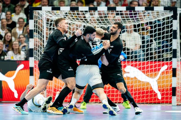 Dortmund 19 03 2026, Handball, Men, International match, Germany Egypt Justus Fischer Germany, No. 54 in a duel with the Egyptian defense Dortmund Westfalenhalle NRW Germany