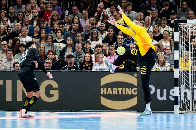 Dortmund 19 03 2026, Handball, Men, International match, Germany Egypt Parade by David Späth Germany, 1 against Belal Masoud Egypt, 20 Dortmund Westfalenhalle NRW Germany