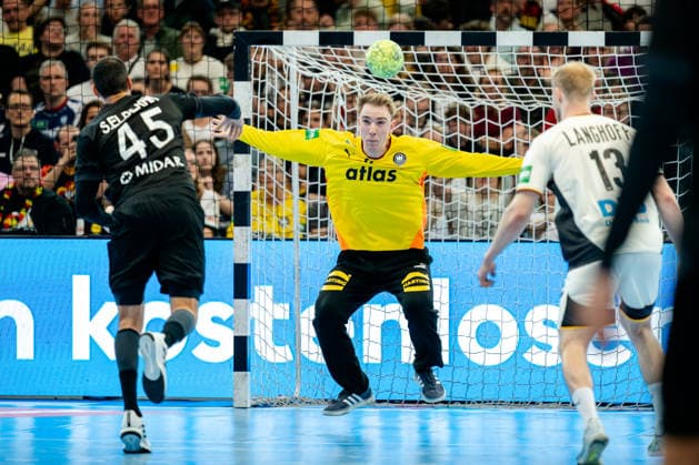 Dortmund 19 03 2026, Handball, Men, International match, Germany Egypt Seif Elderaa Egypt, 45 overcomes Lasse Ludwig Germany, at 7 meters Dortmund Westfalenhalle NRW Germany