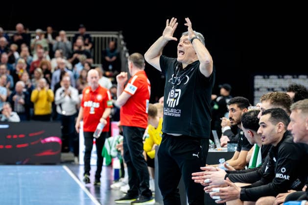 Dortmund 19 03 2026, Handball, Men, International match, Germany Egypt Coach Xavier Pascual Fuertes Egypt emotional on the sidelines Dortmund Westfalenhalle NRW Germany