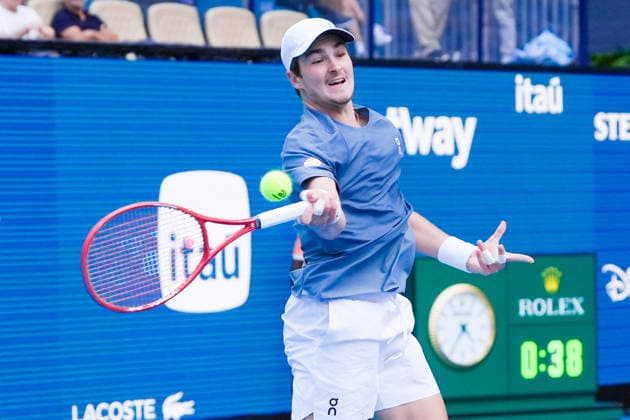 March 19, 2026, Miami Gardens, Florida, USA: Joao Fonseca (BRA) returns a shot to Fabian Marozsan (not pictured) during the mens first round of the 2026 Miami Open presented by Itau at Hard Rock Stadium. Miami Gardens USA - ZUMAw109 20260319_fap_w109_022 Copyright: xDebbyxWongx