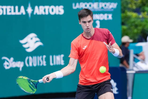 March 19, 2026, Miami Gardens, Florida, USA: Fabian Marozsan (HUN) returns a shot to Joao Fonseca (not pictured) during the mens first round of the 2026 Miami Open presented by Itau at Hard Rock Stadium. Miami Gardens USA - ZUMAw109 20260319_fap_w109_025 Copyright: xDebbyxWongx