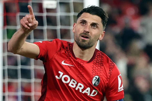 19 03 2026, xrekx, Football UEFA Europa League, SC Freiburg KRC Genk v l Torjubel nach dem Tor zum celebrating the goal celebrate 3 1 durch Vincenzo Grifo SC Freiburg DFL DFB REGULATIONS PROHIBIT ANY USE OF PHOTOGRAPHS as IMAGE SEQUENCES and or QUASI VIDEO Freiburg