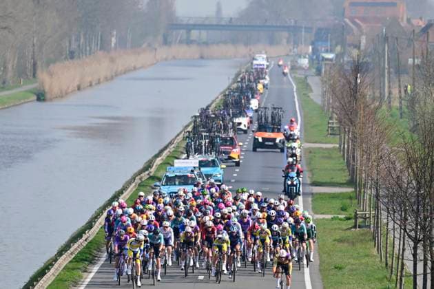 Bredene Koksijde Classic 2026 Cycling Race KOKSIJDE, BELGIUM - MARCH 20 : illustration picture peloton during the 24th edition of Bredene Koksijde Classic an UCI ProSeries 1.Pro one day cycling road race for Men Elite of km with start in Bredene and finish in Koksijde on March 20, 2026 in Koksijde, Belgium, 20 03 2026 ( Motordriver Stephan Boone - Koksijde Belgium  Copyright: xJanxDexMeuleneirx