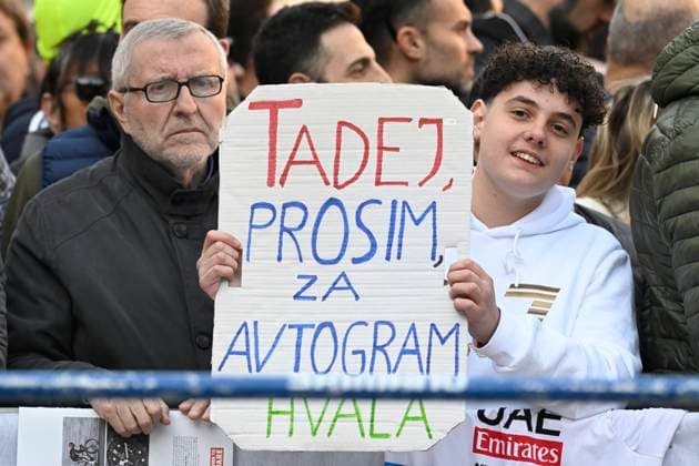 Milan Sanremo 2026 Cycling Race Media Activities 20 03 2026 SANREMO, ITALY - MARCH 20 : illustration picture young supporters pictured during the teams presentation prior to the 117th edition of Milan Sanremo an UCI World Tour 1.UWT one day cycling road race for Men Elite of 298 km with start in Pavia and finish in Sanremo on March 20, 2026 in Sanremo, Italy, 20 03 2026 ( Motordriver Guy De Vuyst - Sanremo Italy  Copyright: xNicoxVereeckenx