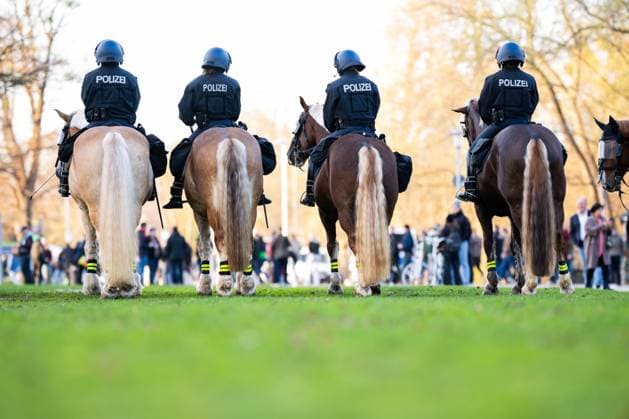 20 03 2026 Football, 2025 2026, 2 Bundesliga, Matchday 27, Hannover 96 Eintracht Braunschweig Police horses in front of the stadium DFL REGULATIONS PROHIBIT ANY USE OF PHOTOGRAPHS AS IMAGE SEQUENCES AND OR QUASI VIDEO