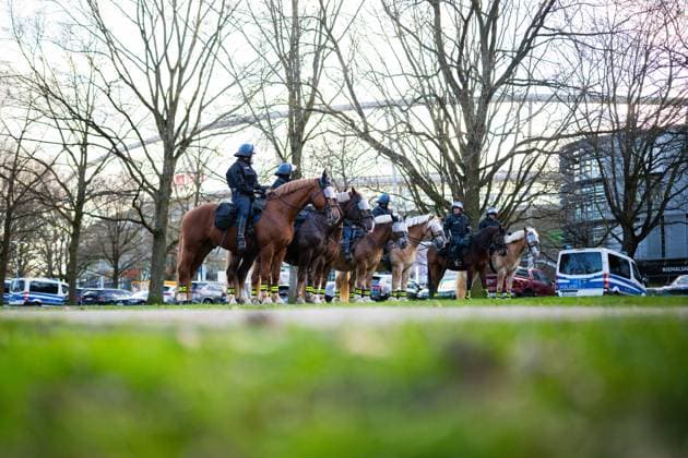 20 03 2026 Football, 2025 2026, 2 Bundesliga, Matchday 27, Hannover 96 Eintracht Braunschweig Police horses in front of the stadium DFL REGULATIONS PROHIBIT ANY USE OF PHOTOGRAPHS AS IMAGE SEQUENCES AND OR QUASI VIDEO