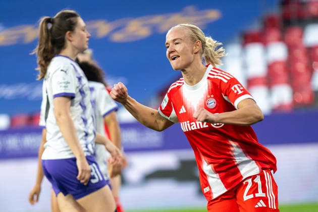 Pernille Harder FC Bayern Muenchen, 21 celebrates her goal for 1 0 SGS Essen vs FC Bayern Muenchen, Football, Womens Bundesliga, Matchday 21, Season 2025 2026, 20 03 2026 DFL DFB Regulations prohibit any use of Photographs as image sequences and or Quasivideo SGS Essen vs FC Bayern Muenchen, Football, Womens Bundesliga, Matchday 21, Season 2025 2026, 20 03 2026 Essen Copyright: xEibner-Pressefoto ThomasxHaeslerx EP_THR