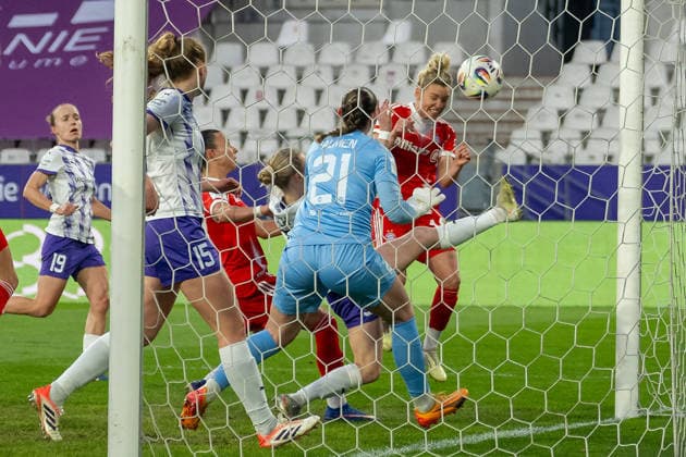 Linda Dallmann FC Bayern Muenchen, 10 scores the goal for 2 0 SGS Essen vs FC Bayern Muenchen, Football, Womens Bundesliga, Matchday 21, Season 2025 2026, 20 03 2026 DFL DFB Regulations prohibit any use of Photographs as image sequences and or Quasivideo SGS Essen vs FC Bayern Muenchen, Football, Womens Bundesliga, Matchday 21, Season 2025 2026, 20 03 2026 Essen Copyright: xEibner-Pressefoto ThomasxHaeslerx EP_THR