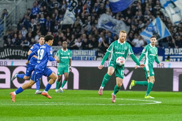 2 Bundesliga, Karlsruher SC vs SpVgg Greuther Fürth, 20 03 2026 Paul Will SpVgg Greuther Fürth, 13 with a ball acceptance 2 Bundesliga, Karlsruher SC vs SpVgg Greuther Fürth, BBBank Wildpark Karlsruhe, 20 03 2026 DFB DFL REGULATIONS PROHIBIT ANY USE OF PHOTOGRAPHS AS IMAGE SEQUENCES AND OR QUASI VIDEO Copyright: xBEAUTIFULxSPORTS Boscox