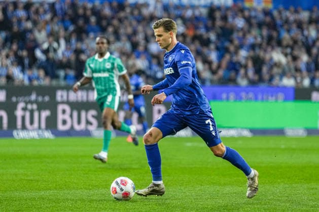 2 Bundesliga, Karlsruher SC vs SpVgg Greuther Fürth, 20 03 2026 DÅ¾enis BurniÄ‡ Karlsruher SC, 7 am Ball 2 Bundesliga, Karlsruher SC vs SpVgg Greuther Fürth, BBBank Wildpark Karlsruhe, 20 03 2026 DFB DFL REGULATIONS PROHIBIT ANY USE OF PHOTOGRAPHS AS IMAGE SEQUENCES AND OR QUASI VIDEO Copyright: xBEAUTIFULxSPORTS Boscox