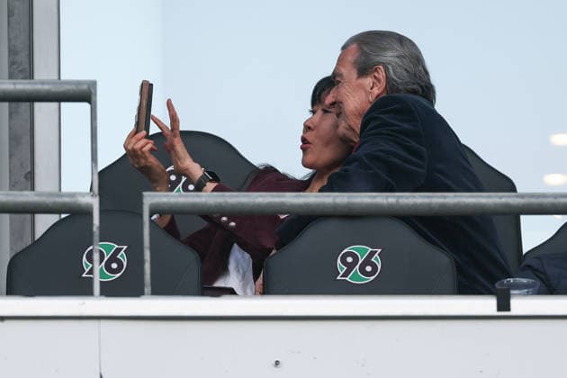 2 Bundesliga Hannover 96 Eintracht Braunschweig on 20 03 2026 in the Heinz von Heiden Arena in Hanover Former Federal Chancellor Gerhard Schröder Schroeder with wife So yeon Schröder Kim in the stadium MH