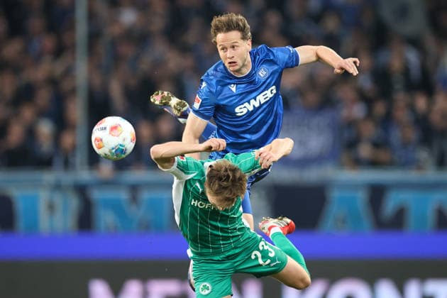 Christoph Kobald Karlsruher SC, 22 in duel with Jannik Dehm SpVgg Greuther Fuerth, 23 , Karlsruher SC vs SpVgg Greuther Fuerth, 2 Bundesliga, Matchday 27, 2025 2026, 20 03 2026, DFL REGULATIONS PROHIBIT ANY USE OF PHOTOGRAPHS AS IMAGE SEQUENCES AND OR QUASI VIDEO, Karlsruher SC vs SpVgg Greuther Fuerth, 2 Bundesliga, 27 Matchday, 2025 2026, 20 03 2026 Karlsruhe Copyright: xEibner-Pressefoto JanxPrihodax EP_JPA