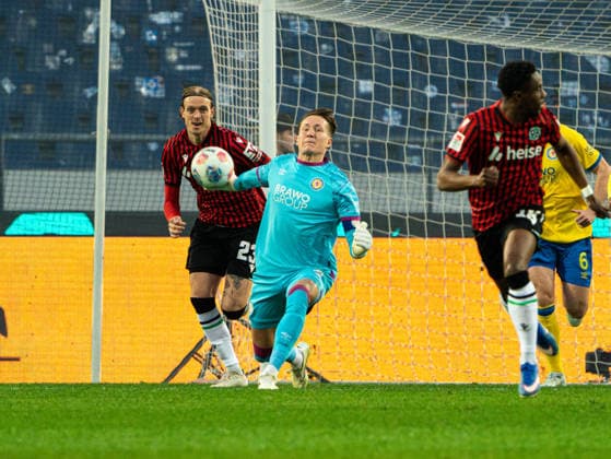 Ron Thorben Hoffmann Eintracht Braunschweig, 01 at the drop Hannover 96 vs Eintracht Braunschweig, Football, 2 Bundesliga, Matchday 27, Season 2025 2026, 20 03 2026 DFL REGULATIONS PROHIBIT ANY USE OF PHOTOGRAPHS AS IMAGE SEQUENCES AND OR QUASI VIDEO, Hannover 96 vs Eintracht Braunschweig, Football, 2 Bundesliga, Matchday 27, Season 2025 2026, 20 03 2026 Hannover Copyright: xEibner-Pressefoto DamianxKruczynx EP_DKI