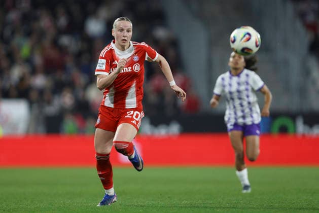 Franziska Kett FC Bayern Munich in action, on the ball, individual action during the Woman Bundesliga match between SGS Essen and Bayern Munich at Stadion an der Hafenstraße on March 20 in Essen, Germany, Germany Photo by Oliver Kaelke DeFodi Images Franziska Kett FC Bayern München controls the ball during the Woman Bundesliga match between SGS Essen and Bayern München at Stadion an der Hafenstraße on March 20, 2026 in Cologne, Germany Photo by Oliver Kaelke DeFodi Images DFL regulations prohibit any use of photographs as image sequences and or quasi video Photo by Oliver Kaelke DeFodi Images