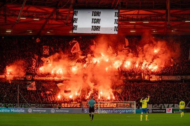 Germany Soccer 2 Bundesliga, 27 Matchday 2025 2026, Hannover 96 - Eintracht Braunschweig on 20 03 in Hannover Heinz von Heiden Arena Goal to 1 0 Maik Nawrocki Hannover 96 6 Cheers Joy Emotions Goal celebration Copyright: xSvenxHeidmannx