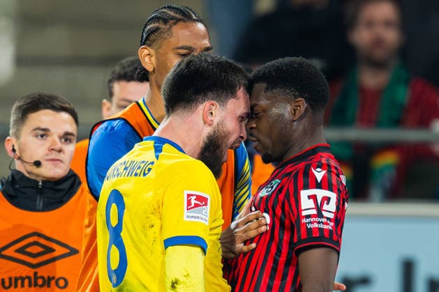 20 03 2026 Soccer, 2025 2026, 2 Bundesliga, Matchday 27, Hannover 96 Eintracht Braunschweig L R Mehmet Aydin Braunschweig , Noel Aseko Hannover DFL REGULATIONS PROHIBIT ANY USE OF PHOTOGRAPHS AS IMAGE SEQUENCES AND OR QUASI VIDEO