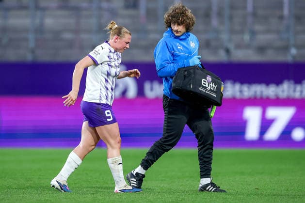 20 03 2026, Football, 1 Womens Bundesliga, SGS Essen FC Bayern Munich, Stadion Hafenstraße, Google Pixel Frauenbundesliga, 21 Matchday, Season 2025 2026 Ramona Maier SGS Essen 09 has to be substituted with pain DFB regulations prohibit any use of photographs as image sequences and or quasi video Nordrhein Westfalen Germany