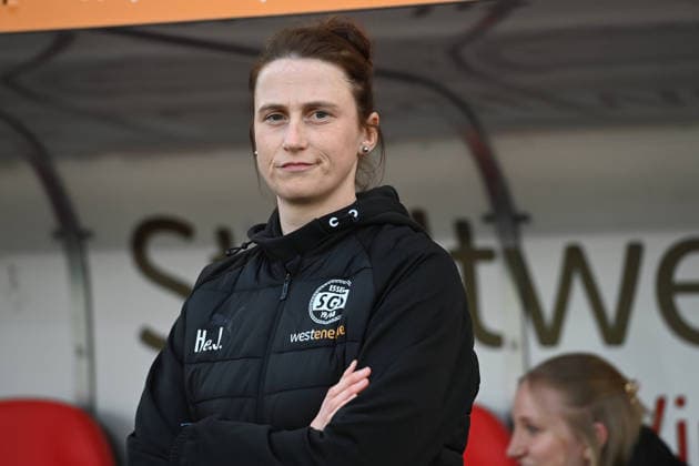 Coach Heleen JAQUES SGS Essen SGS Essen FC Bayern Muenchen Fußball Google Pixel Bundesliga der Frauen Saison 2025 2026, 21 Spieltag, Spieltag21 am 20 03 2026 im Stadion an der Hafenstrasse Essen, Â