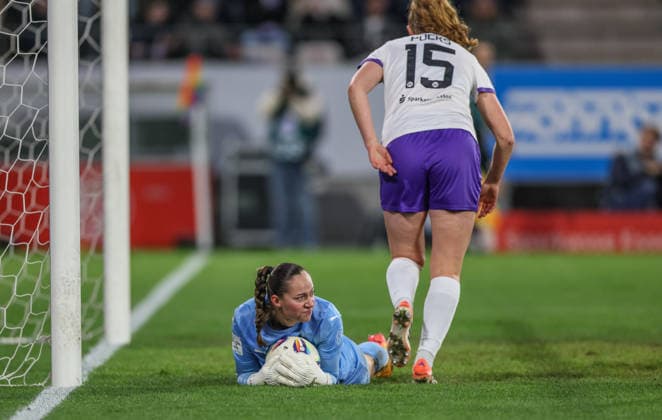 GER, Essen, SGS Essen vs FC Bayern Munich, Google Pixel Frauen Bundesliga, Football, DFB, Spielzeit 2025 2026, Stadion an der Hafenstraße , 21 Spieltag im Bild Luisa Palmen SGS Essen Frauen 21 DFB DFL REGULATIONS PROHIBIT ANY USE OF PHOTOGRAPHS AS IMAGE SEQUENCES AND OR QUASI VIDEO, 20 03 2026 Copyright: HMBxMedia HendrikxHamelau