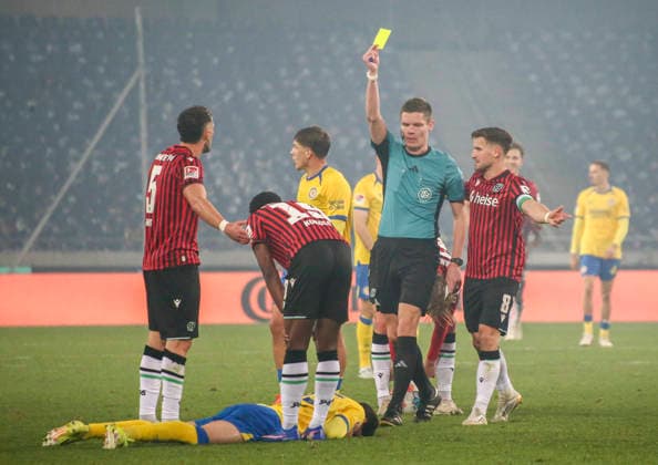Germany Soccer 2 Bundesliga 2025 2026, Matchday 27 Hannover 96 vs Eintracht Braunschweig Heinz von Heiden Arena Stadion Hannover Yellow card for player William Kokolo Hannover 96, 19 Hannover Copyright: xAymanxAlahmedx