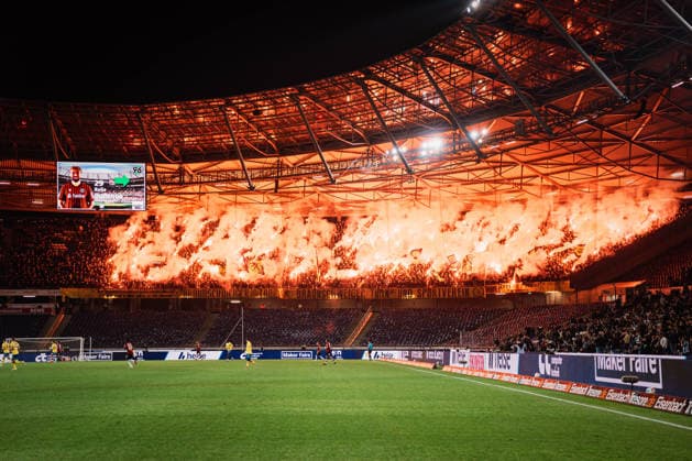 2 Bundesliga Hannover 96 vs Eintracht Braunschweig, 20 03 2026 Eintracht Braunschweig fans with pyrotechnics and fireworks Football, 2 Bundesliga, 27 Matchday Hannover 96 vs Eintracht Braunschweig on 20 03 2026 at Heinz von Heiden Arena, Hannover DFL REGULATIONS PROHIBIT ANY USE OF PHOTOGRAPHS AS IMAGE SEQUENCES AND OR QUASI VIDEO Copyright: xBEAUTIFULxSPORTS Tonhäuserx