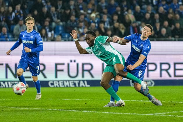2 Bundesliga, Karlsruher SC vs SpVgg Greuther Fürth, 20 03 2026 duel between Noel Futkeu SpVgg Greuther Fürth, 9 and Nicolai Rapp Karlsruher SC, 6 2 Bundesliga, Karlsruher SC vs SpVgg Greuther Fürth, BBBank Wildpark Karlsruhe, 20 03 2026 DFB DFL REGULATIONS PROHIBIT ANY USE OF PHOTOGRAPHS AS IMAGE SEQUENCES AND OR QUASI VIDEO Copyright: xBEAUTIFULxSPORTS Boscox