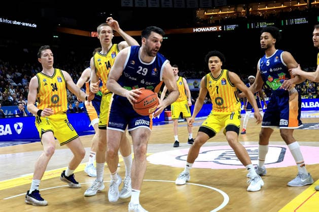 DEU, easyCredit BBL, ALBA vs Rostock Seawolves, 20 03 2026, Uber Arena, Berlin, DEU, easyCredit BBL, ALBA vs Rostock Seawolves, in the picture Justin Bean ALBA Berlin 34 , Martynas Echodas ALBA Berlin 14 , a7 , Owen Klassen Rostock Seawolves 29 nordphotoxGmbHx xEngler nph00076