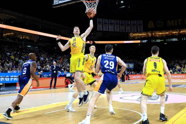 DEU, easyCredit BBL, ALBA vs Rostock Seawolves, 20 03 2026, Uber Arena, Berlin, DEU, easyCredit BBL, ALBA vs Rostock Seawolves, in the picture Justin Bean ALBA Berlin 34 , JONAS MATTISSECK ALBA Berlin 9 , Owen Klassen Rostock Seawolves 29 nordphotoxGmbHx xEngler nph00076